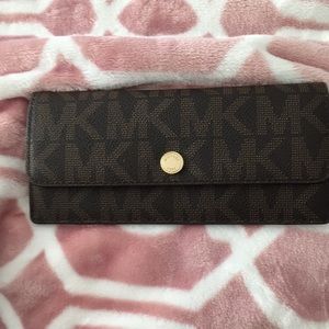 Michael kors wallet